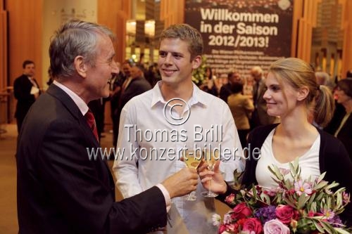 Konrad Ricke und Laura Cloeren sind die 15-millionste Besucher der Kölner Philharmonie (&copy; Thomas Brill)