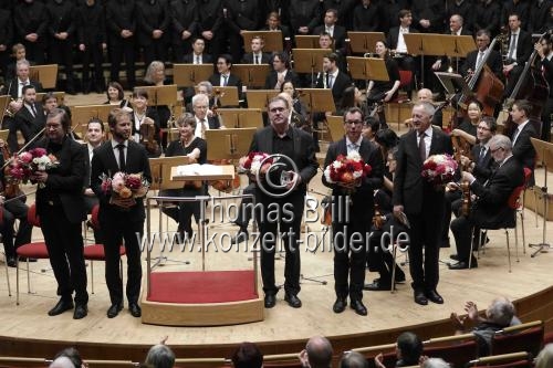Deutsche Dirigent Hartmut Haenchen leitet das Gürzenich-Orchester Köln aus Anlass des 