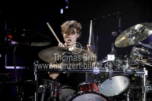 Australische Pop-Rock-Band 5 Seconds of Summer gastiert auf ihrer 