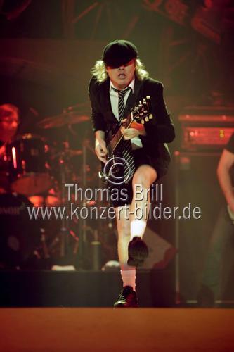 Australische Hardrock-Band AC/DC gastierten mit Sänger Brian Johnson und Gitarrist Angus Young auf ihrer 
