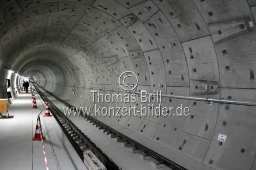 Eröffnung des Festivals ACHT BRÜCKEN-Musik für Köln am 30. April 2013 in den U-Bahnhöfen Bonner Wall und Chlodwigplatz Köln (© Thomas Brill)
