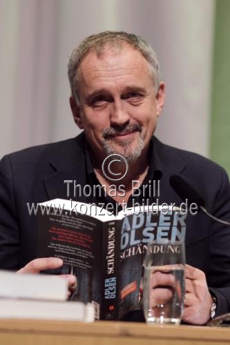 Dänischer Krimiautor Jussi Adler-Olsen liest aus seinem Roman 