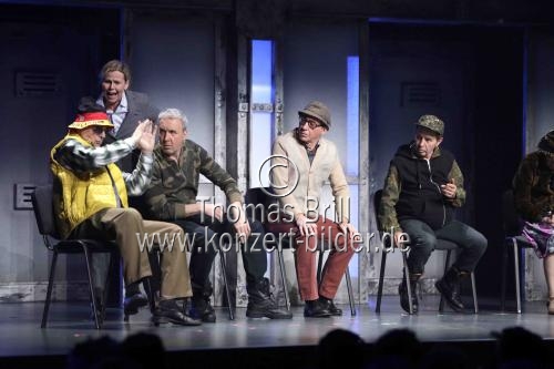 Dodo Egelhaaf, Bruno Schmitz, Hans Kieseier, Günter Ottemeier, Didi Jünemann, Doris Dietzold und Tom Simon spielen das Stück 