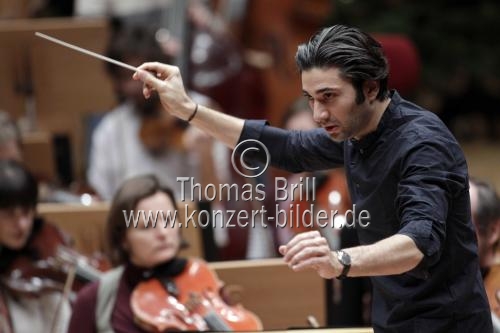 Deutscher Dirigent David Afkham leitet das Grzenich-Orchester Kln in der Philharmonie Kln (© Thomas Brill)