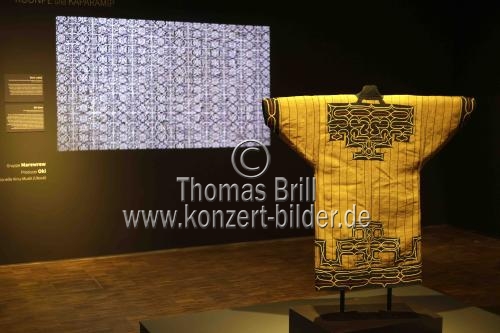 Die Ausstellung „Eine Seele in Allem – Begegnungen mit Ainu aus dem Norden Japans“ gastiert vom 5. November 2021 bis 20. Februar 2022 im Rautenstrauch-Joest-Museum Köln (&copy; Thomas Brill)