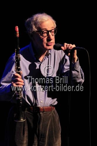 Amerikanische Filmregisseur und Musiker Woody Allen gastiert mit seiner New Orleans Jazz Band in der Philharmonie Köln (© Thomas Brill)