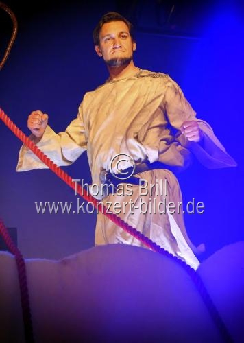 Deutsche Rapper Alligatoah gastiert auf seiner 