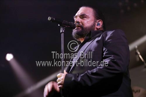 Deutsche Synthpop-Gruppe Alphaville gastiert auf ihrer 