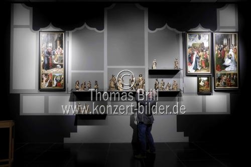 Das Antwerpener Altarbild der Kölner Kreuzbrüder im Wallraf-Richartz-Museum Köln geehrt (&copy; Thomas Brill)