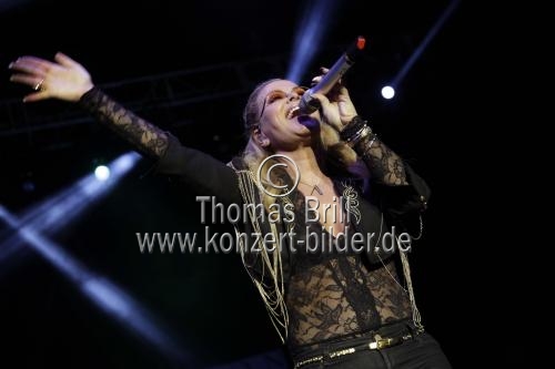 Amerikanische Soul-Sängerin Anastacia Newkirk gastiert auf ihrer 