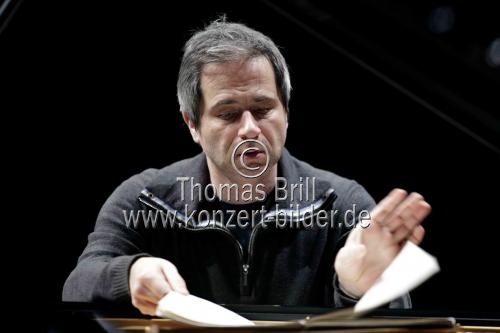 Polnischer Pianist Piotr Anderszewsk gastiert mit Werken von Johann Sebastian Bach, Robert Schumann, Karol Szymanowski und Béla Bartók in der Philharmonie Köln (&copy; Thomas Brill)