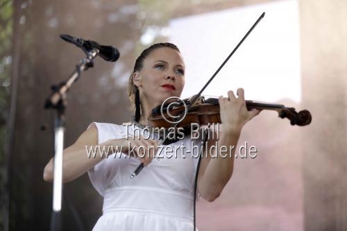 Kanadische Indie-Rockband Arcade Fire gastiert auf ihrer 