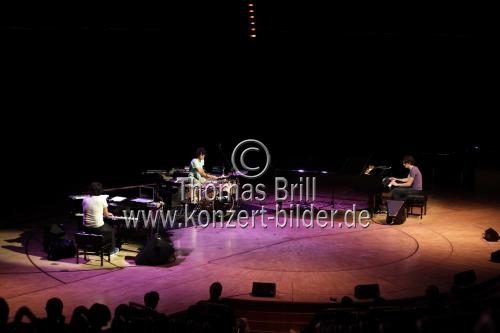 Französisches Elektro-, Klassik- und Rock-Trio Aufgang gastiert auf ihrer 