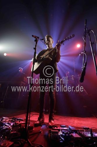 Israelischer Folk-Rock-Musiker Asaf Avidan gastiert mit seiner Band auf seiner 