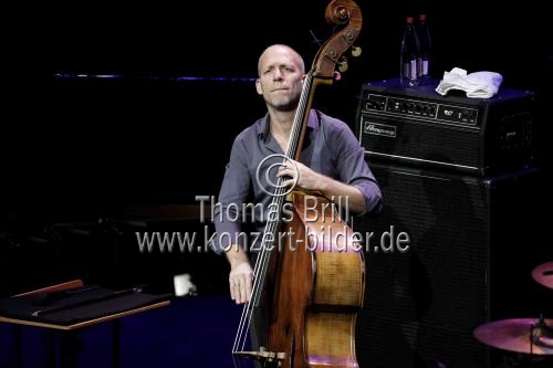 Israelisches Jazz-Trio Avishai Cohen Trio gastiert auf ihrer 
