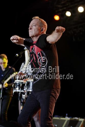 Amerikanische Rockband The B-52s gastierten auf ihrer 