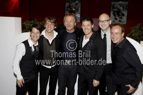 Kölner A Capella-Gruppe basta gastiert am 14. Dezember 2008 mit ihrem X-Mas-Special in der LANXESS-Arena  (&copy; Thomas Brill)