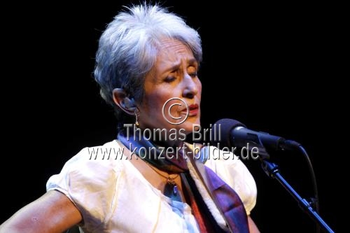 Amerikanische Folk-Sängerin Joan Baez gastiert auf ihrer 