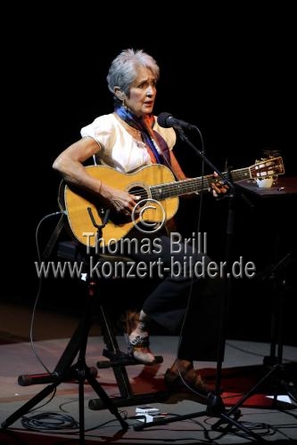 Amerikanische Folk-Sängerin Joan Baez gastiert auf ihrer 