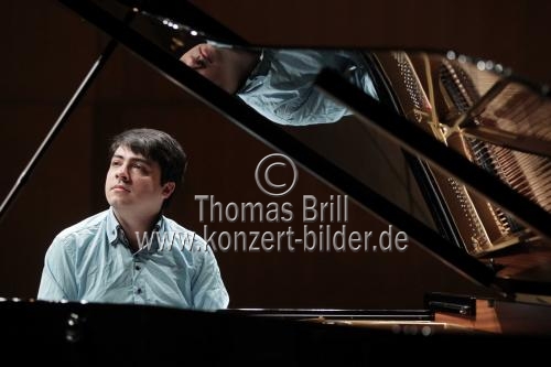 Ungarische Pianist János Balázs gastiert in der Philharmonie Köln (&copy; Thomas Brill)