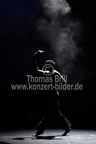 Cubanische Tanz- und Musikshow Ballet Revolución gastiert im Rahmen des 25. Kölner Sommerfestivals vom 10. bis 15. Juli 2012 in der Philharmonie Köln (&copy; Thomas Brill)