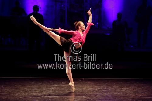 Cubanische Tanz- und Musikshow Ballet Revolución gastiert im Rahmen des 29. Kölner Sommerfestivals vom vom 12. bis 24. Juli sowie vom 02. bis 07. August 2016 in der Philharmonie Köln (&copy; Thomas Brill)
