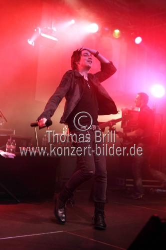 Amerikanischer Sänger Alexander Max Band gastiert auf seiner 