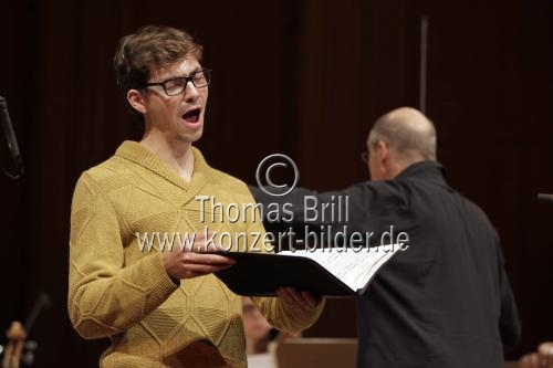 Rumänische Countertenor Valer Barna-Sabadus gastiert in Begleitung des Ensembles L’arte del mondo unter der Leitung des deutschen Dirigenten Werner Ehrhardt im Klaus-von-Bismarck-Saal Köln (© Thomas Brill)