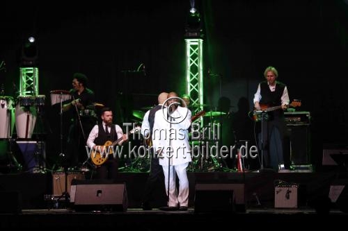 Der amerikanische Sänger Eric Conley gastiert mit The Barry White Experience - The Show in der Lanxess-Arena Köln (&copy; Thomas Brill)