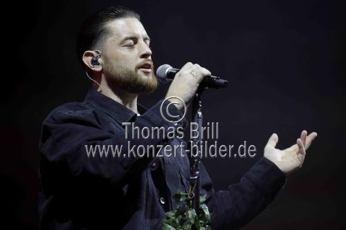 Deutscher Rapper und Sänger Julian Otto alias Bausa gastiert auf seiner 