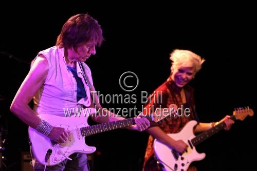 Britischer Rock-Gitarrist Jeff Beck gastiert mit seiner Band auf seiner 