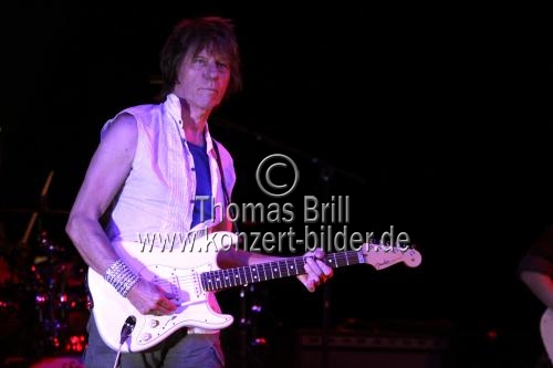 Britischer Rock-Gitarrist Jeff Beck gastiert mit seiner Band auf seiner 