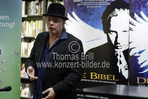 Deutsche Schauspieler Ben Becker liest aus seinem Programm Die Bibel  Eine gesprochene Symphonie in der Thalia-Buchhandlung am Neumarkt, Köln (© Thomas Brill)