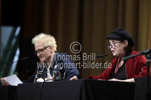 Deutsche Schauspielerin Katharina Thalbach und der deutsche Musiker Bela B. lesen aus 