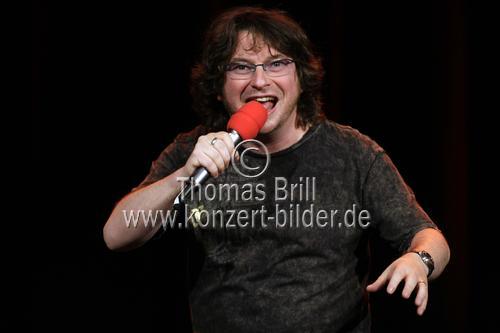 Deutsche Comedian Hennes Bender moderiert die Eröffnungsshow 