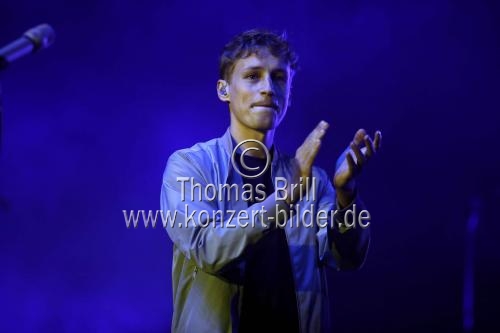 Deutsche Singer-Songwriter Tim Bendzko gastiert auf seiner 