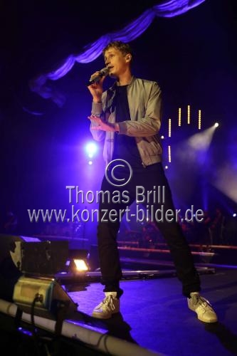 Deutsche Singer-Songwriter Tim Bendzko gastiert auf seiner 