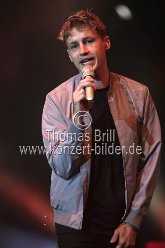 Deutsche Singer-Songwriter Tim Bendzko gastiert auf seiner 