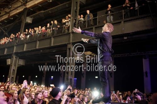 Deutsche Singer-Songwriter Tim Bendzko gastiert auf seiner 