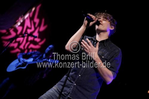 Deutsche Singer-Songwriter Tim Bendzko gastiert auf seiner 