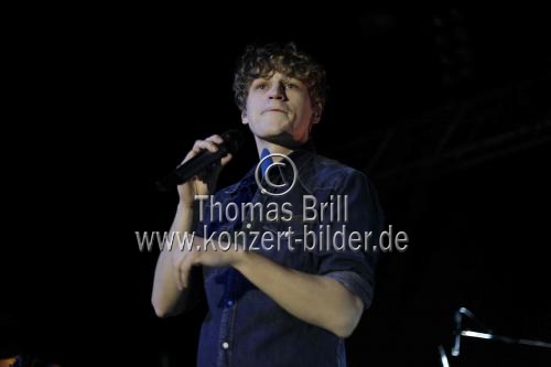 Deutsche Singer-Songwriter Tim Bendzko gastiert auf seiner 