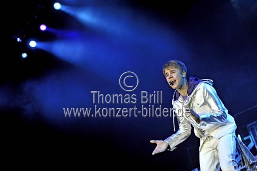 Kanadischer Pop- und R und B-Sänger Justin Drew Bieber gastierte auf seiner 