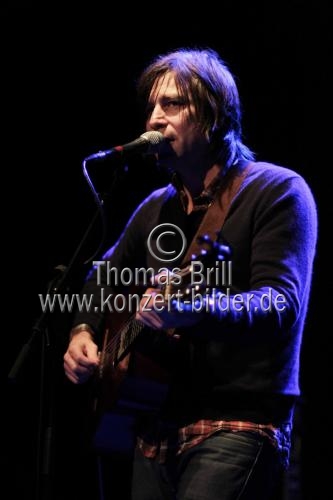 Amerikanischer Singer-Songwriter Gus Black gastiert auf seiner 