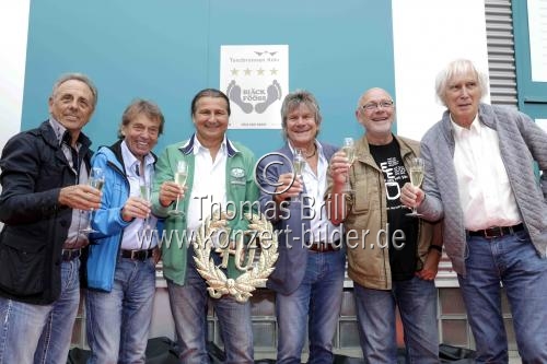 Kölner Mundart-Musikgruppe Bläck Fööss gastieren am 29. August 2015 zum 40. igsten Mal open air am Tanzbrunnen Köln (&copy; Thomas Brill)