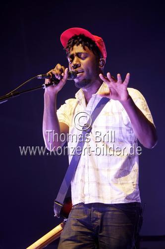 Englische Rockband Bloc Party gastierte mit ihrem Sänger Kele Okereke auf ihrer 