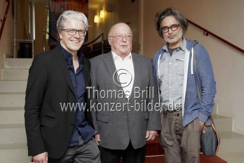 Deutsche Politiker Norbert Blüm und der deutsche Filmemacher Ravi Karmalker präsentieren des Film „Im Auftrag meiner Enkel – Norbert Blüm erkundet die Zukunft“ im Odeon Theater, Köln (© Thomas Brill)