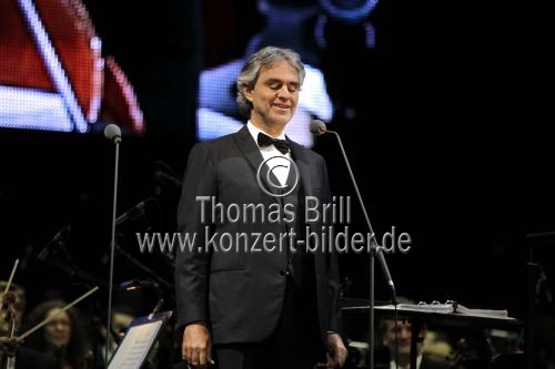 Italienische Tenor Andrea Bocelli gastiert auf seiner 