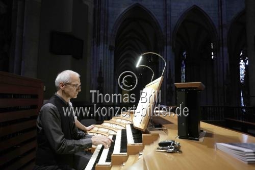 Deutsche Organist Winfried Bönig und Sängerin Elvira Bill gastieren in Begleitung des Vokalensemble Kölner Dom unter der Leitung von Eberhard Metternich anlässlich des 100. Todestag vom Max Reger im Dom zu Köln (© Thomas Brill)