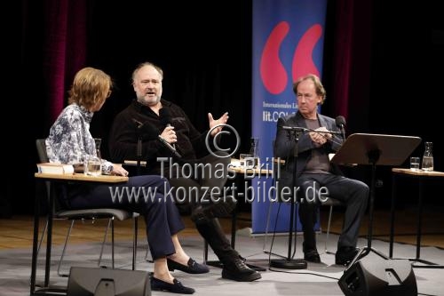 Deutsche Schriftsteller Jörg Bong liest aus seinem Historienroman „Die Flamme der Freihheit