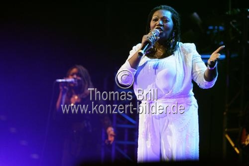 Boney M. Leadsängerin Liz Mitchell gastiert mit ihrer Show 